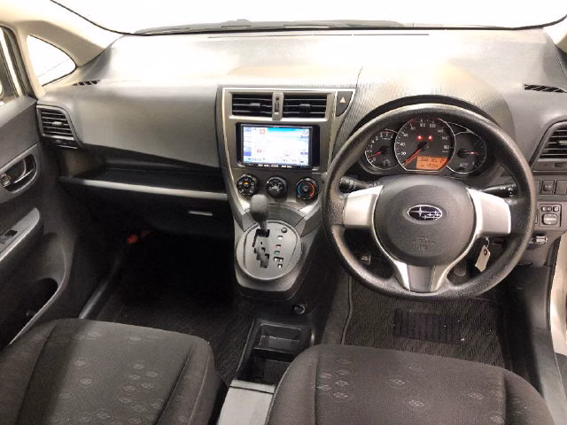 SUBARU TREZIA