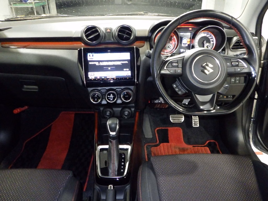 SUZUKI SWIFT