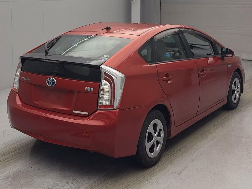 TOYOTA PRIUS