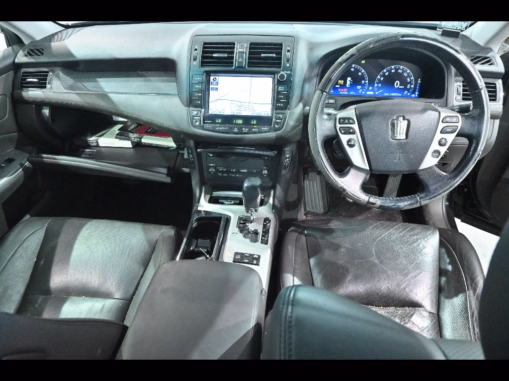 TOYOTA CROWN