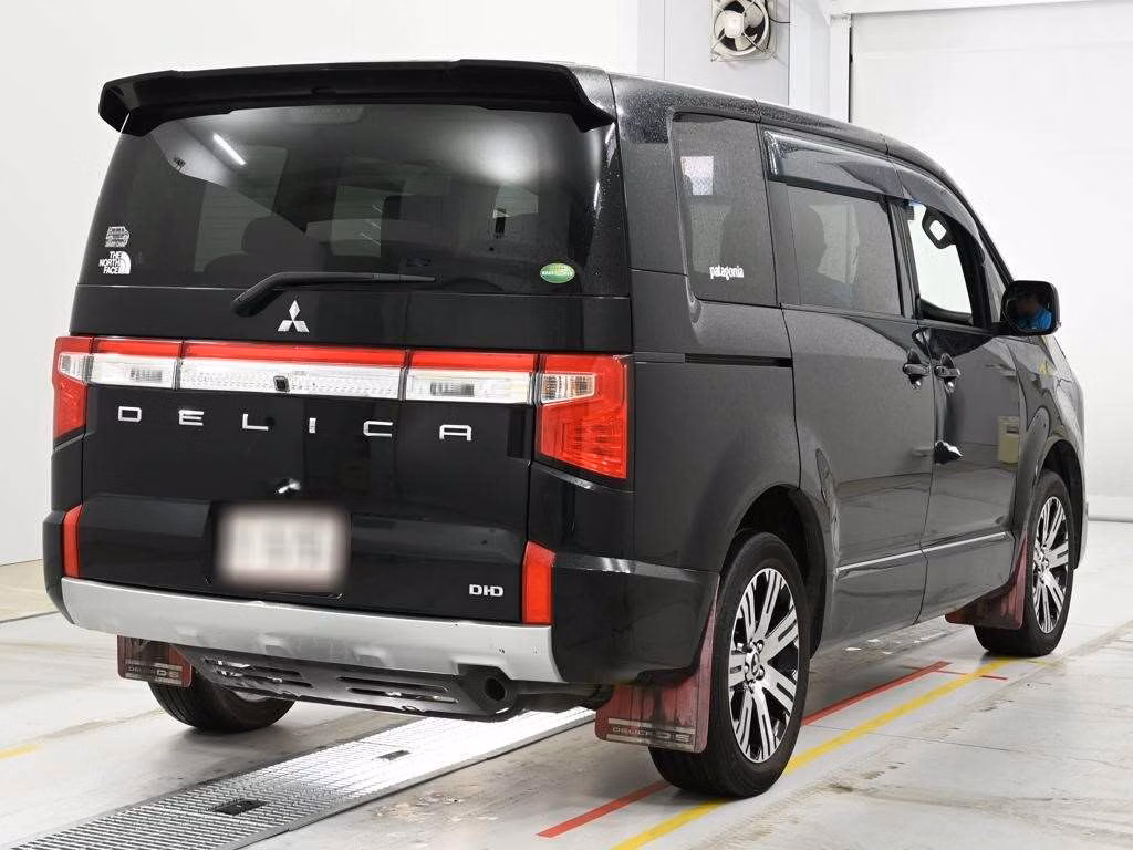 MITSUBISHI DELICA D:5