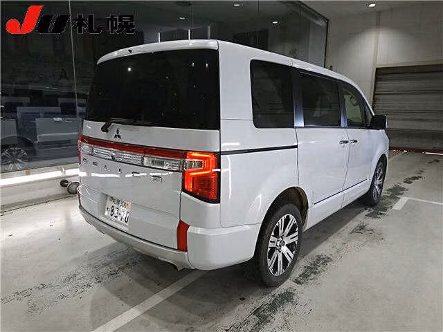 MITSUBISHI DELICA D:5