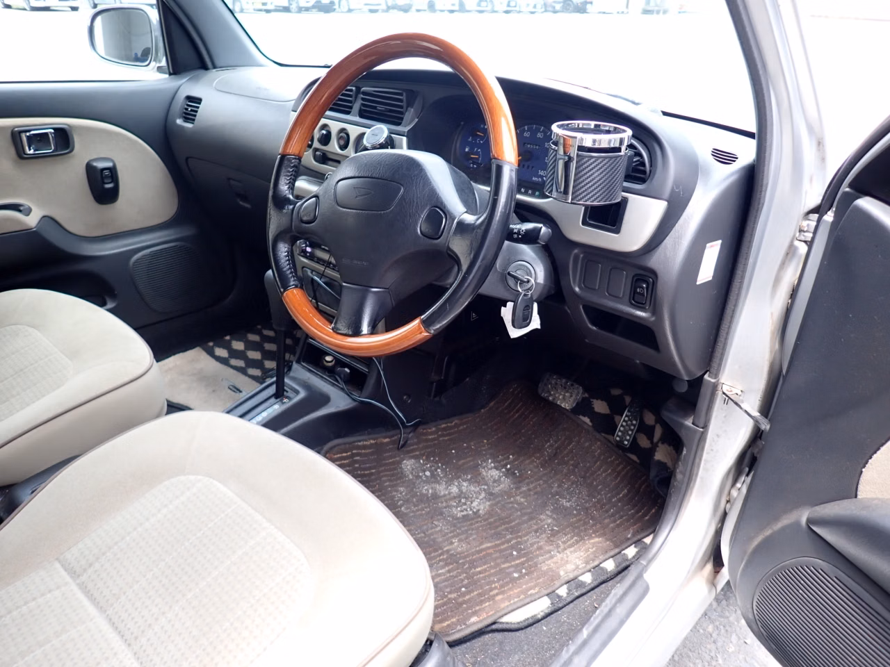 DAIHATSU MIRA GINO