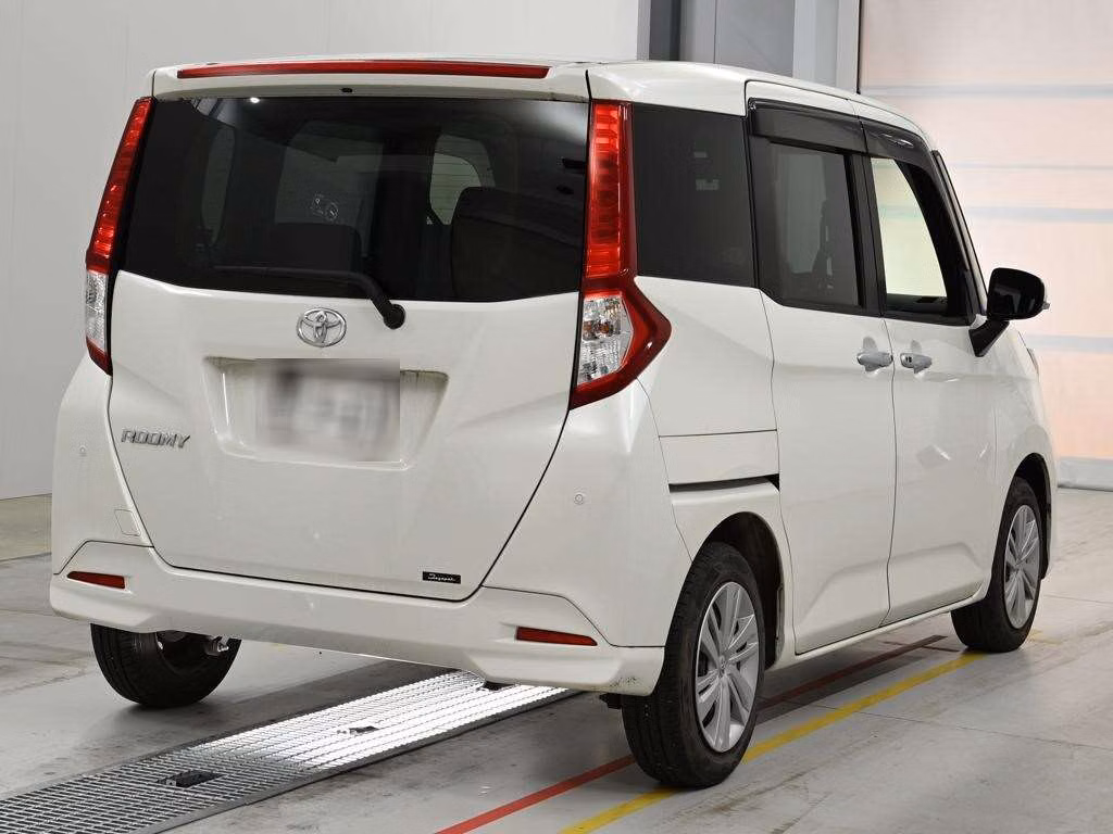 TOYOTA ROOMY