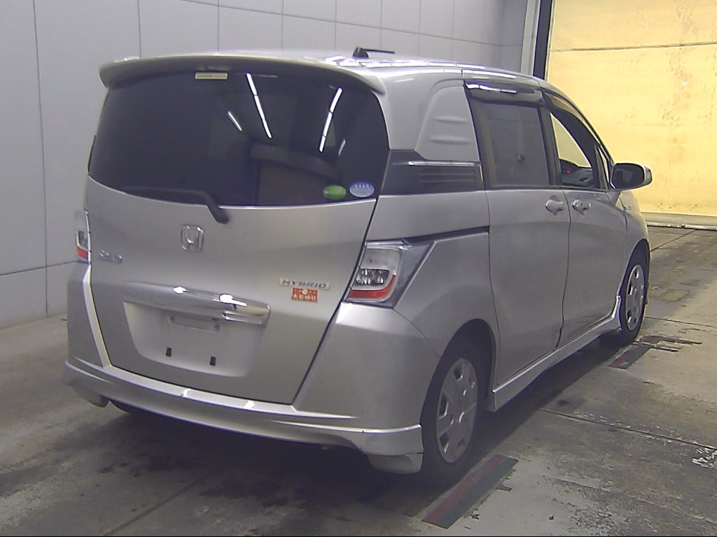 HONDA FREED SPIKE