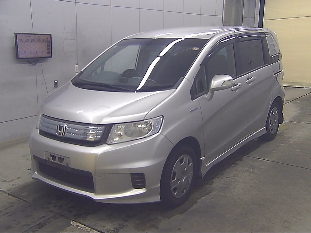 HONDA FREED SPIKE
