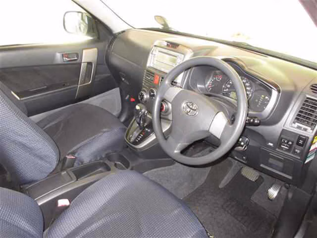 TOYOTA RUSH