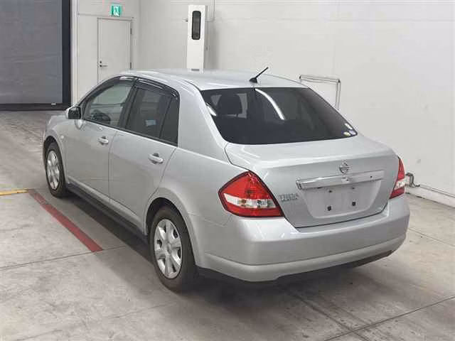 NISSAN TIIDA LATIO