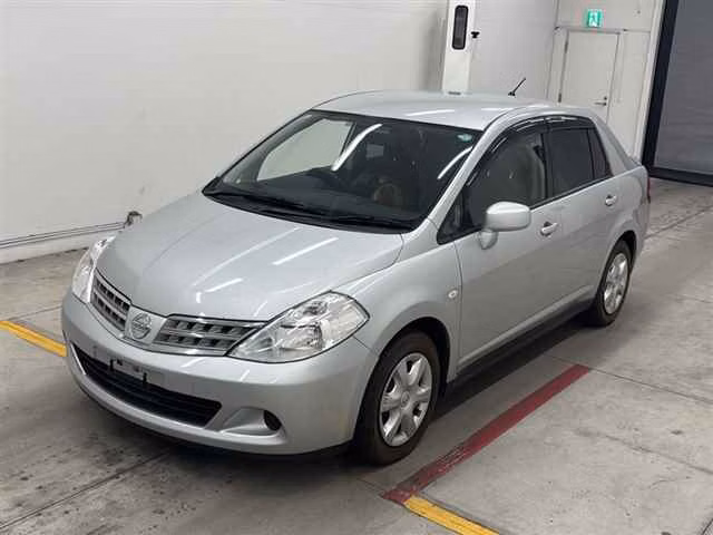 NISSAN TIIDA LATIO