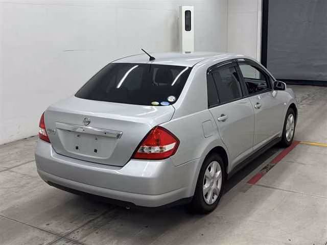NISSAN TIIDA LATIO