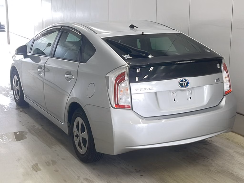 TOYOTA PRIUS