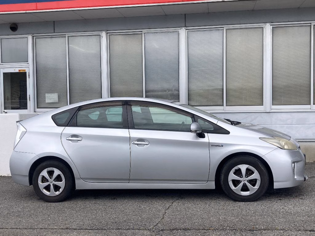 TOYOTA PRIUS
