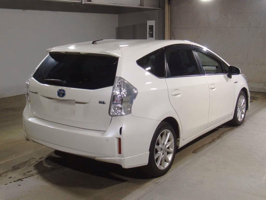 TOYOTA PRIUS ALPHA