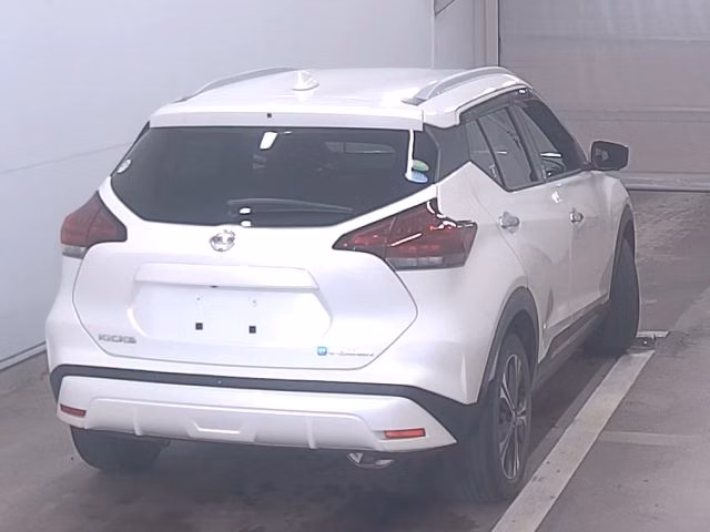 NISSAN KICKS