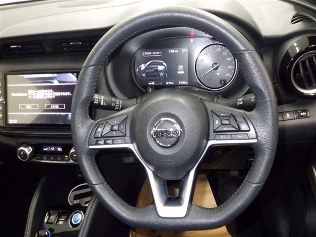 NISSAN KICKS