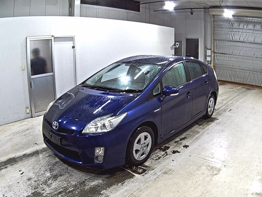 TOYOTA PRIUS