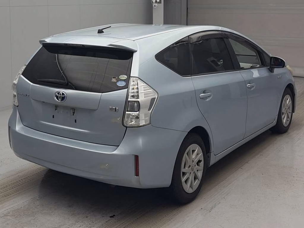 TOYOTA PRIUS ALPHA
