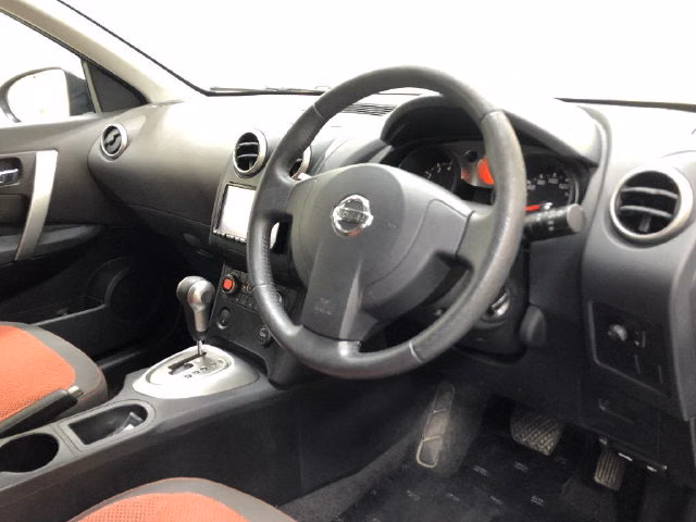 NISSAN DUALIS