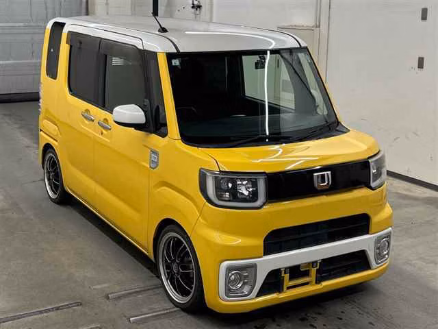 DAIHATSU WAKE