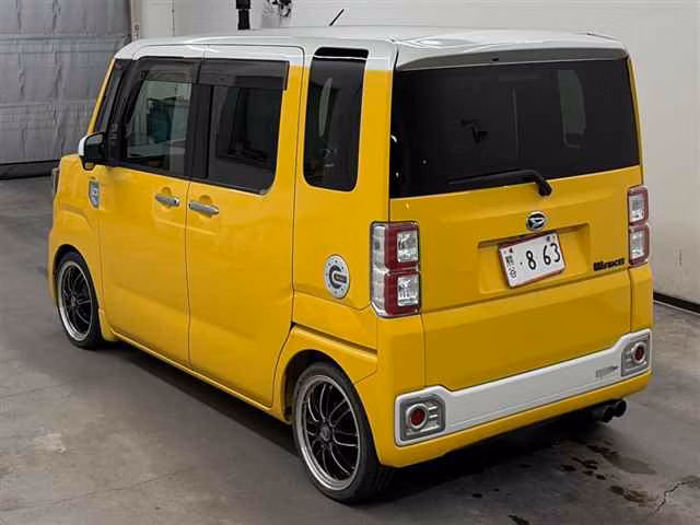 DAIHATSU WAKE
