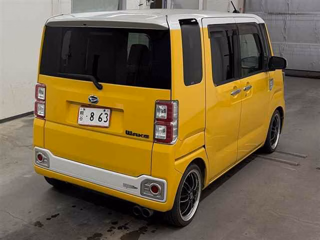 DAIHATSU WAKE