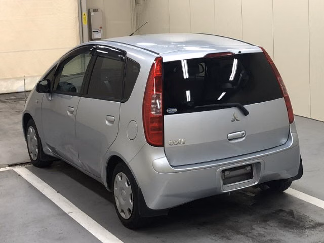 MITSUBISHI COLT