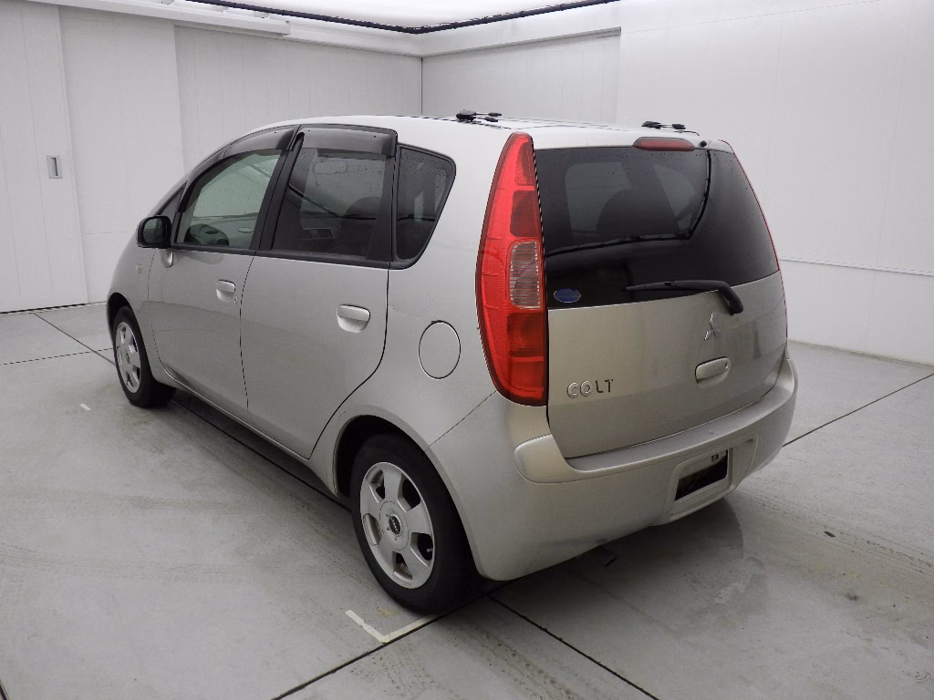 MITSUBISHI COLT