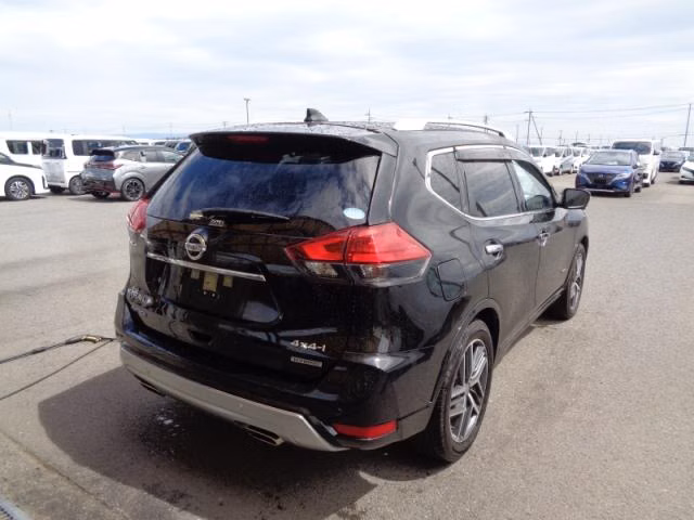 NISSAN X-TRAIL