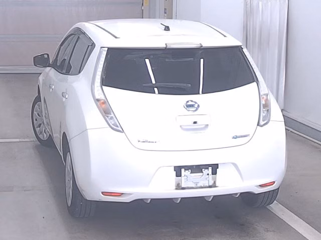 NISSAN LEAF