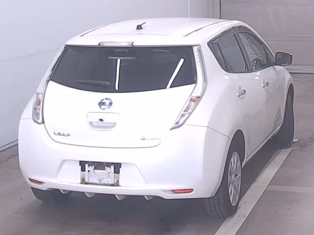 NISSAN LEAF