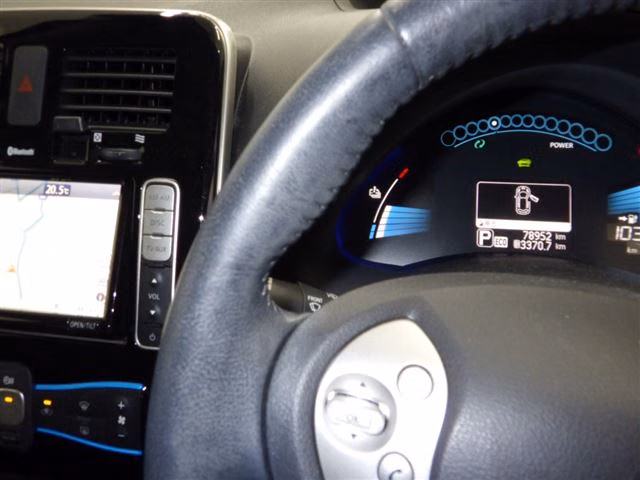 NISSAN LEAF