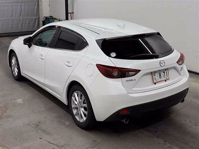 MAZDA AXELA
