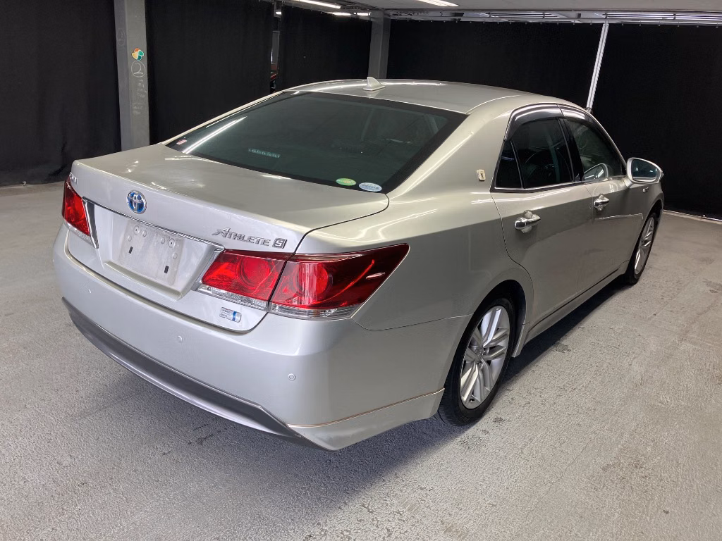 TOYOTA CROWN