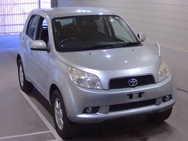 TOYOTA RUSH