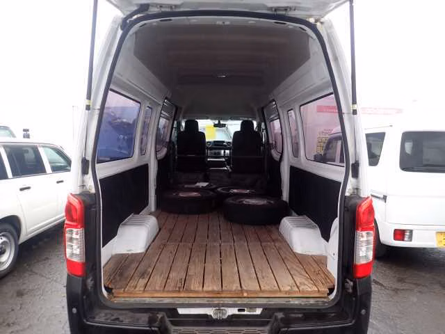 NISSAN NV350 CARAVAN