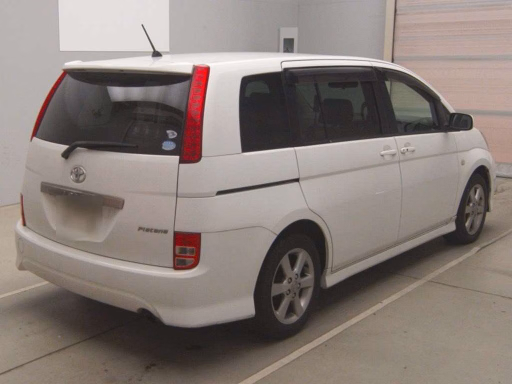 TOYOTA ISIS