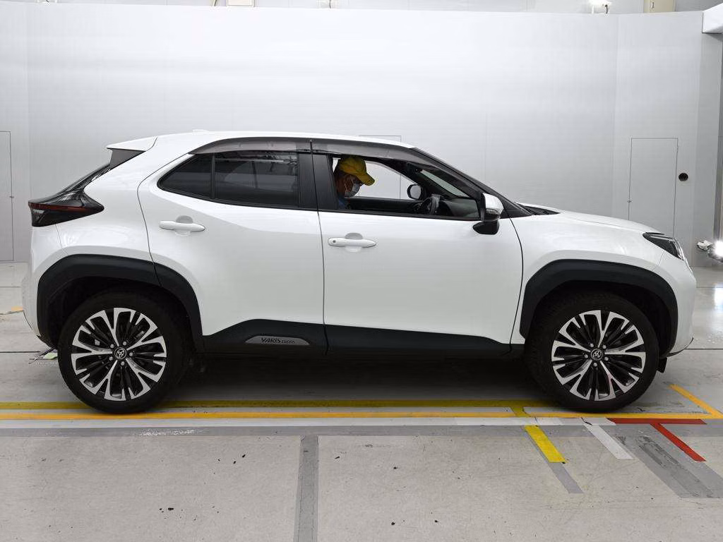 TOYOTA YARIS CROSS