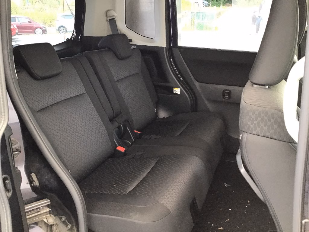 MITSUBISHI DELICA D:2