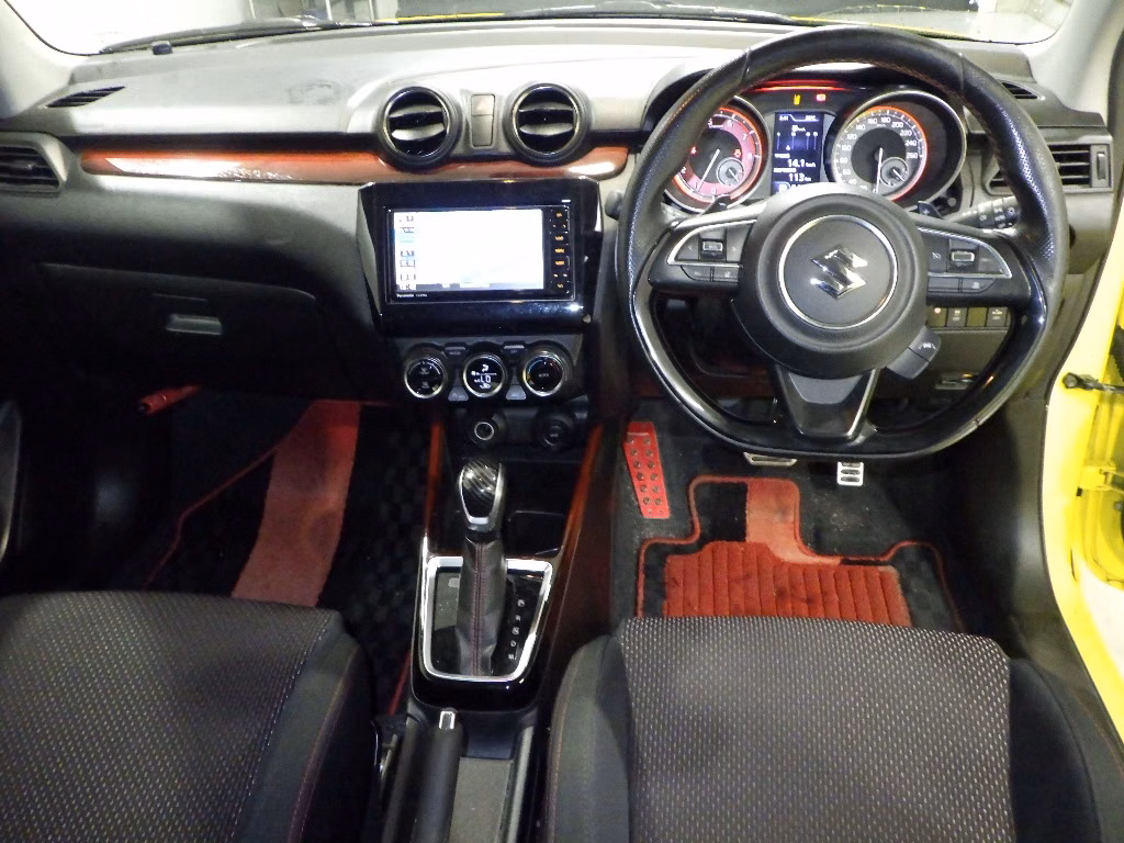 SUZUKI SWIFT