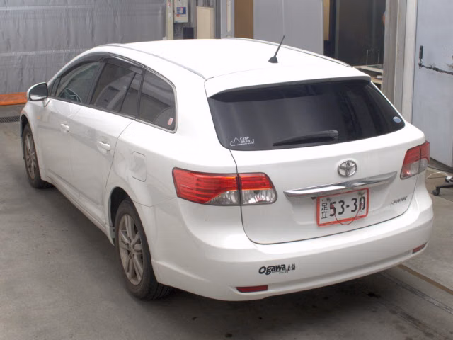 TOYOTA AVENSIS