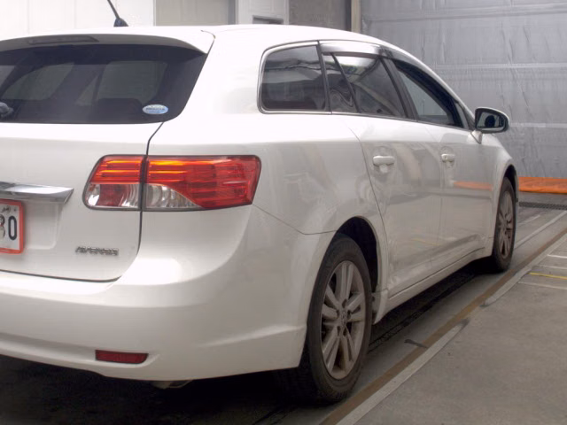TOYOTA AVENSIS