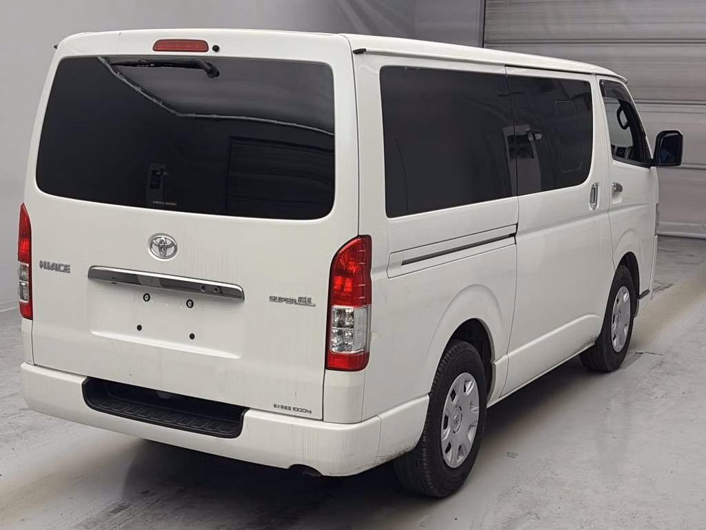 TOYOTA REGIUS ACE