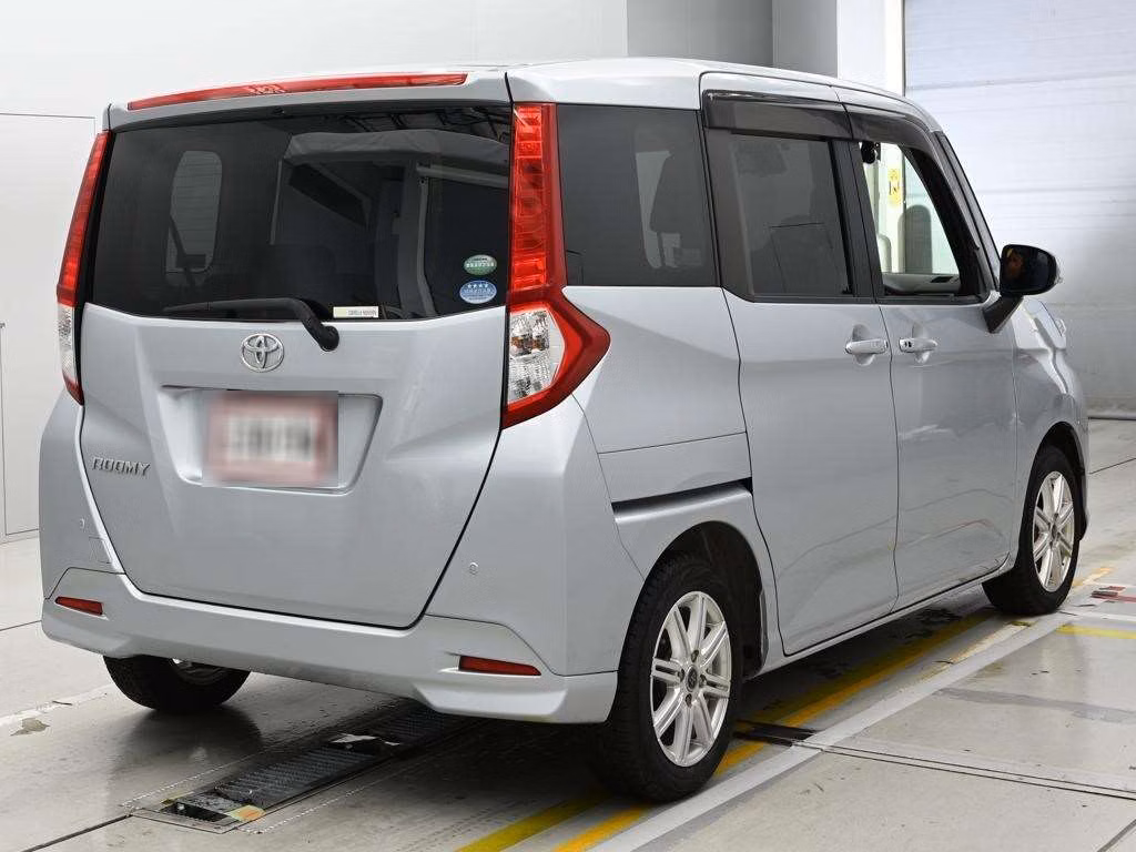 TOYOTA ROOMY