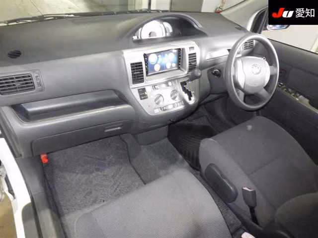 TOYOTA RAUM