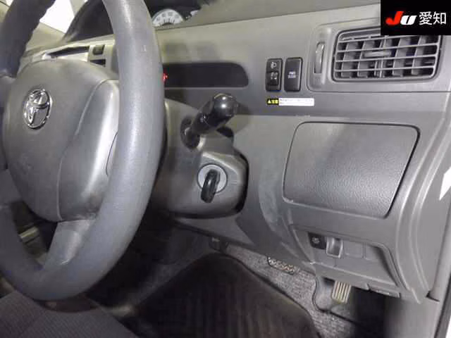 TOYOTA RAUM