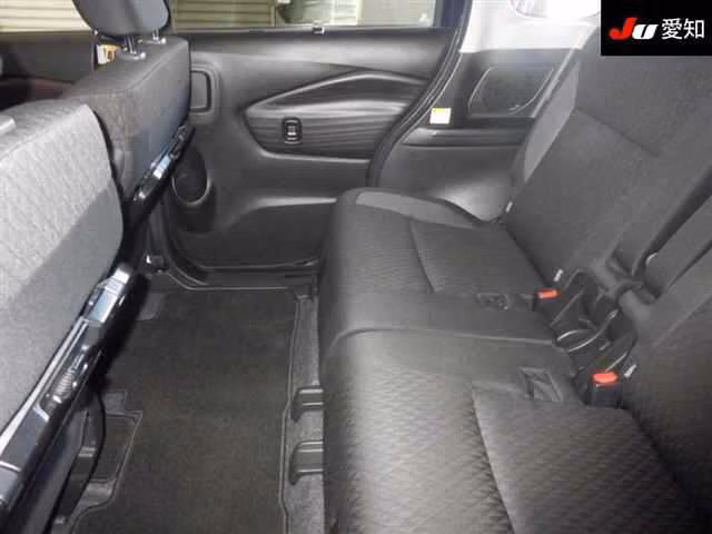 MITSUBISHI DELICA D:2
