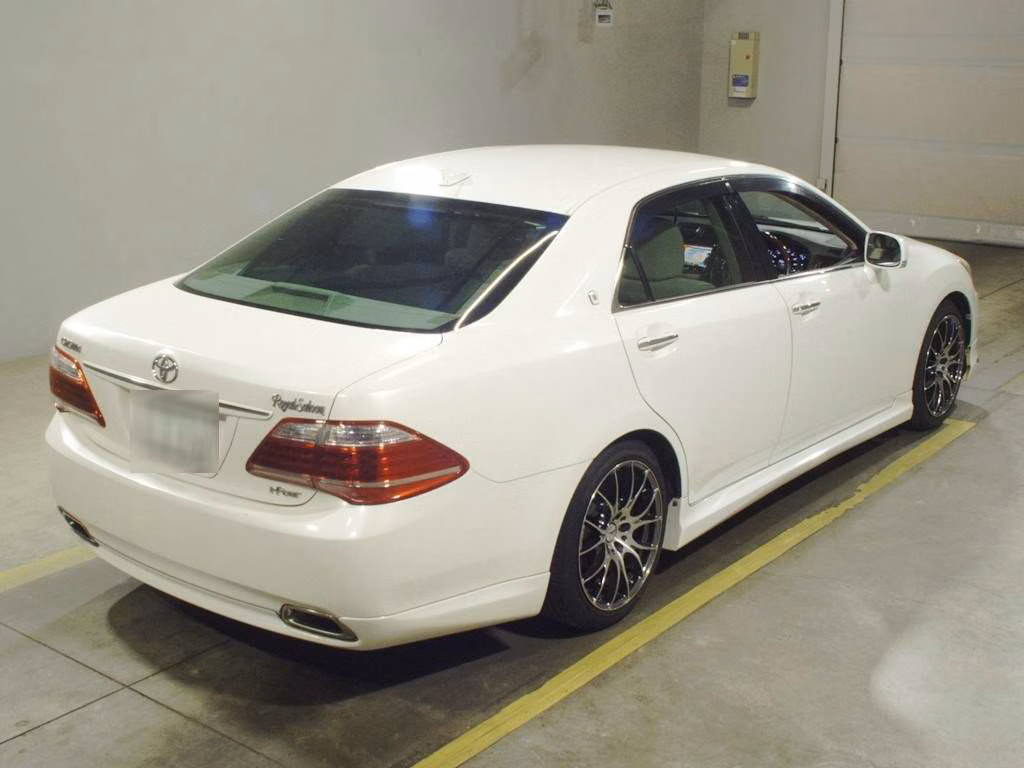 TOYOTA CROWN