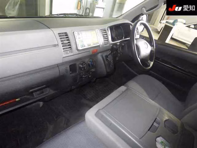 TOYOTA REGIUS ACE