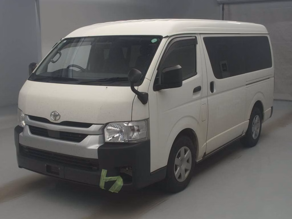 TOYOTA HIACE