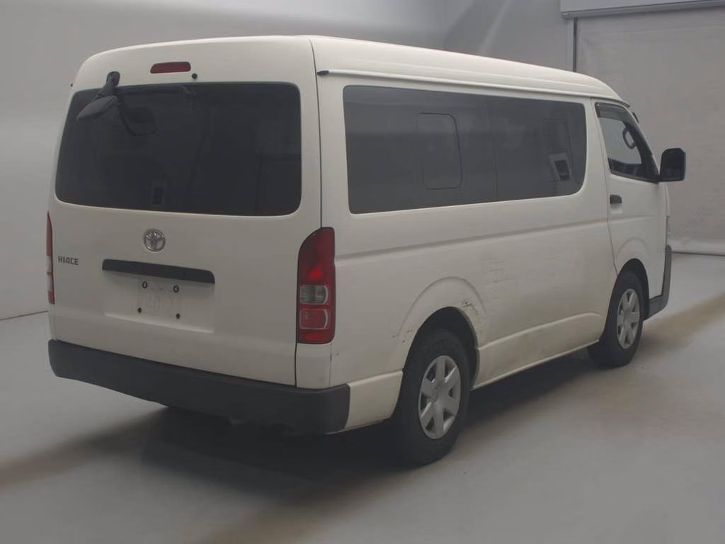 TOYOTA HIACE